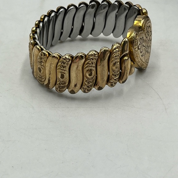 Hall of Providence Vintage
12K Gold Filled Stainless Heart Expansion Bracelet - Picture 13 of 15